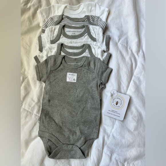 Burt's Bees Baby Other - Organic Cotton Burt’s bees 5 pack of onesies